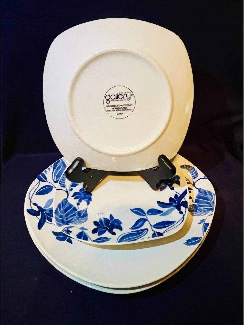 4 TABLETOPS GALLERY UNLIMITED BLUE STAR 2-Dinner 10 In & 2-Salad 7 1/2 In Plates